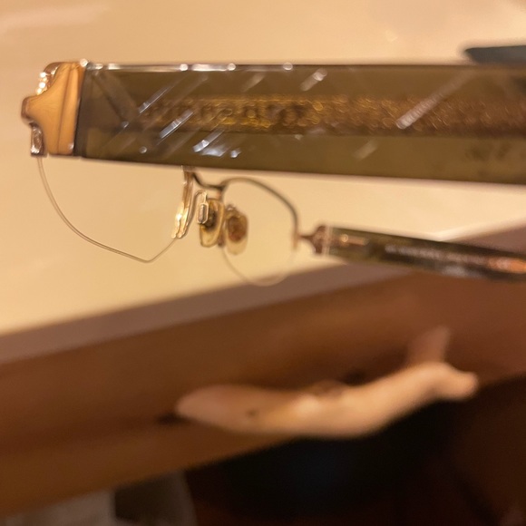 Burberry eyeglass frame - Picture 2 of 9